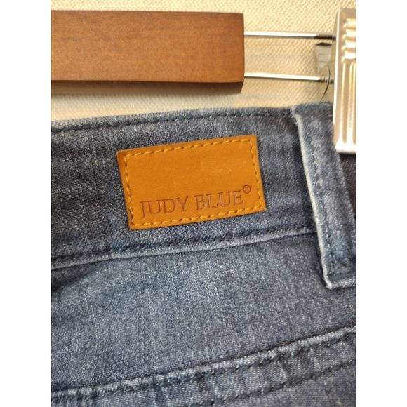 Judy Blue Jeans Women's 18W Medium Wash Skinny Fit Slightly Distressed Pockets - Picture 5 of 12